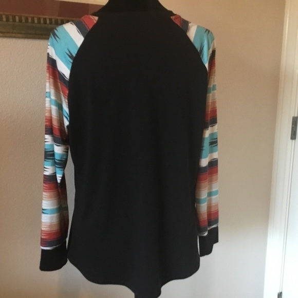 Black shirt with Aztec print long sleeves - Picture 7 of 11